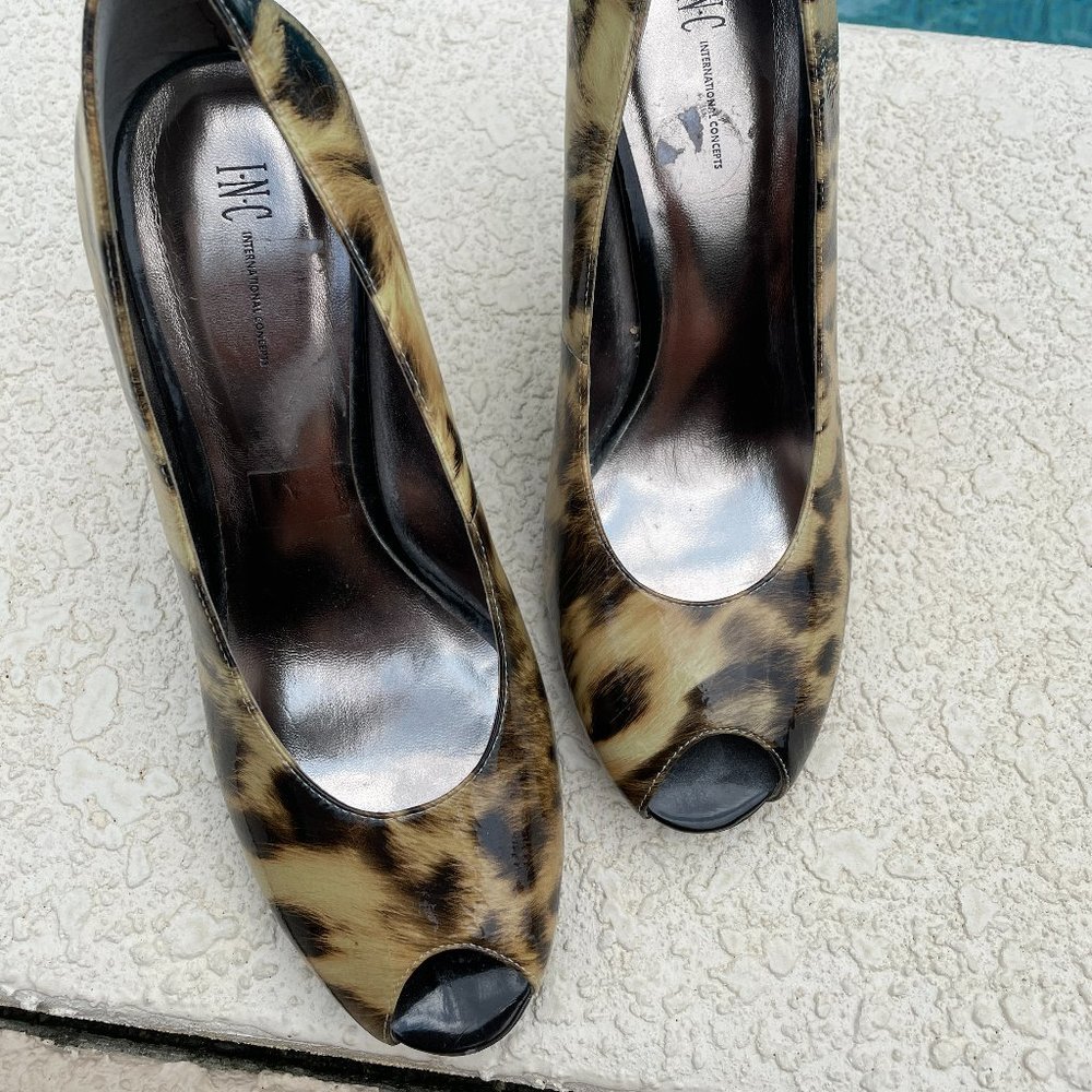 INC leather size 8.5M heels